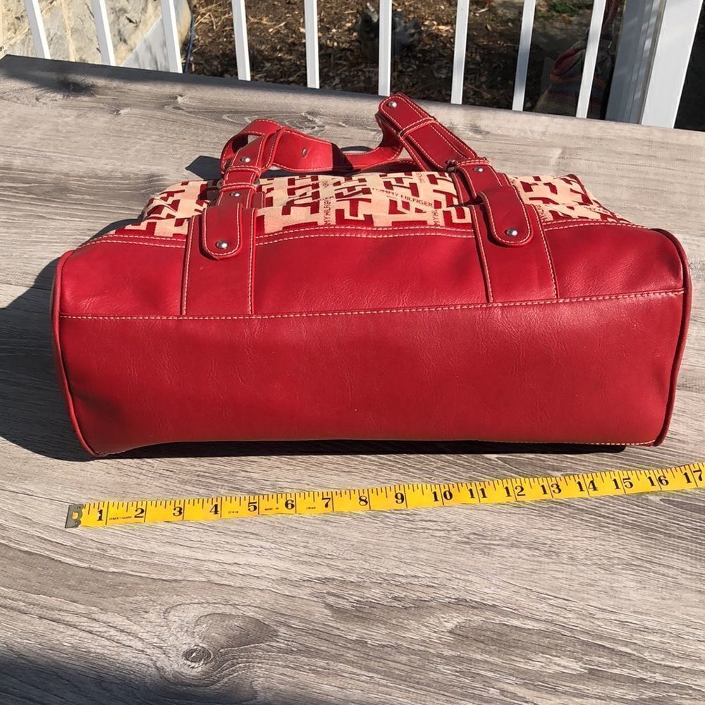 Tommy Hilfiger very large bag tote purse - Picture 3 of 5